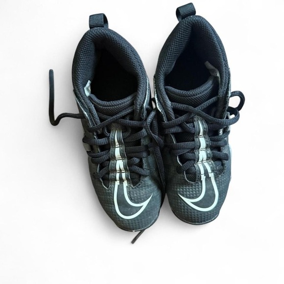 Nike - Alpha Menace Shark 4 Football Cleats - Boys Size 12C Black White Fastflex - Picture 2 of 4